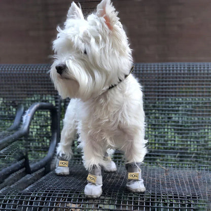 Stylische Hundeschneestiefel Im Lederdesign Für Kalte Tage