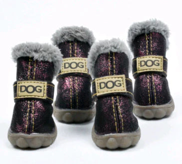 Stylische Hundeschneestiefel Im Lederdesign Für Kalte Tage