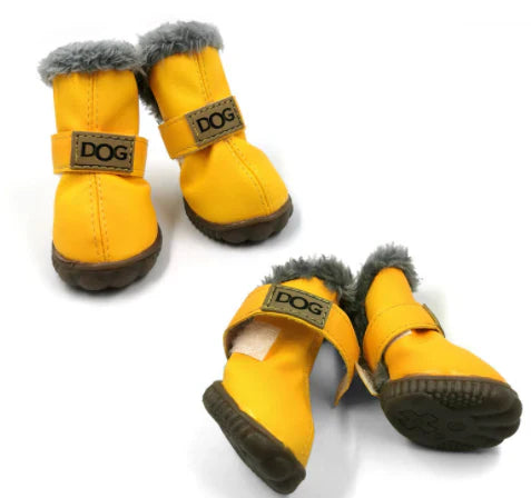 Stylische Hundeschneestiefel Im Lederdesign Für Kalte Tage