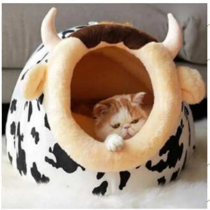 Katzenbett im Kuh-Design mit Ohren und Hörnern für Gemütliche Ruhepausen