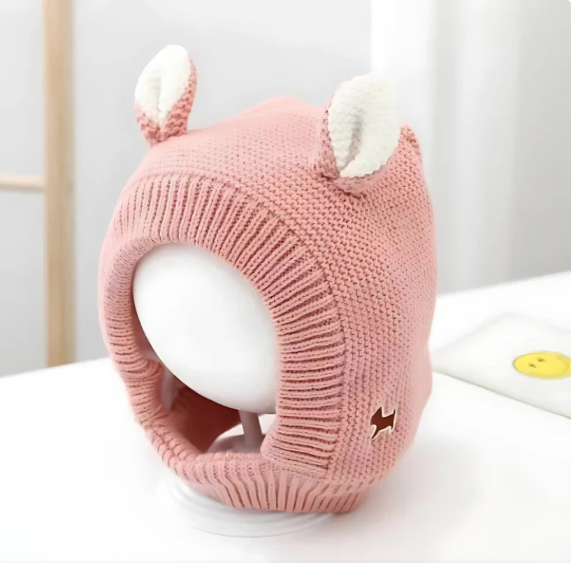 Kuschelige Strickmütze mit Ohren für Hunde