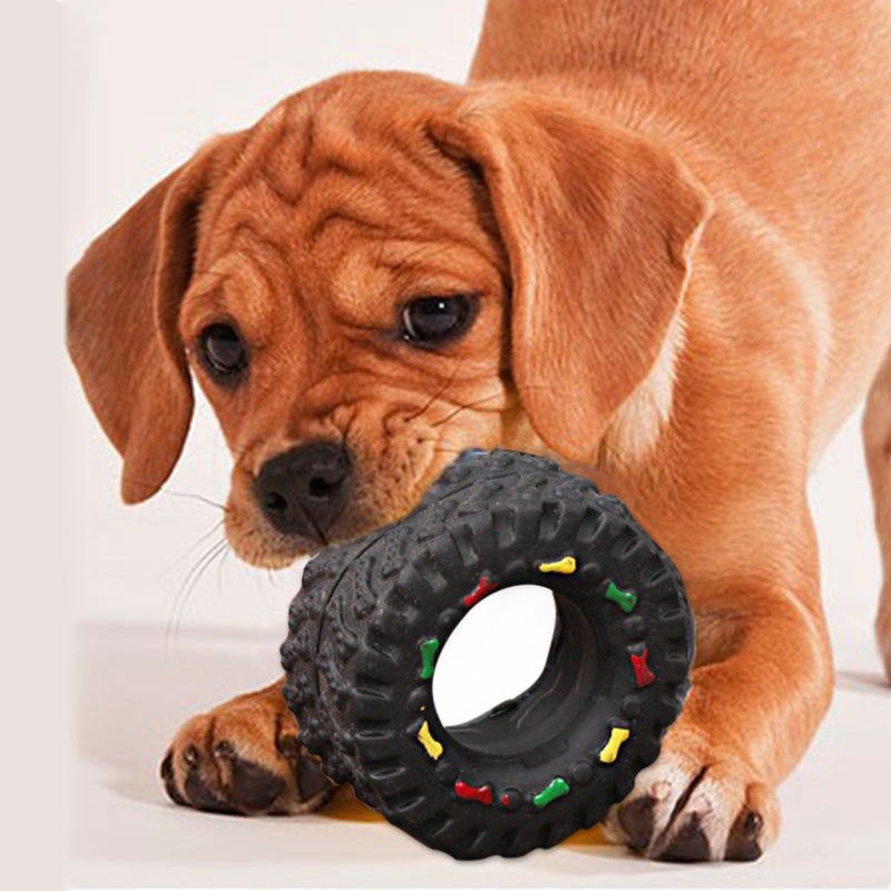 Robustes Hundespielzeug In Reifenform mit Kaustruktur und Bunten Details