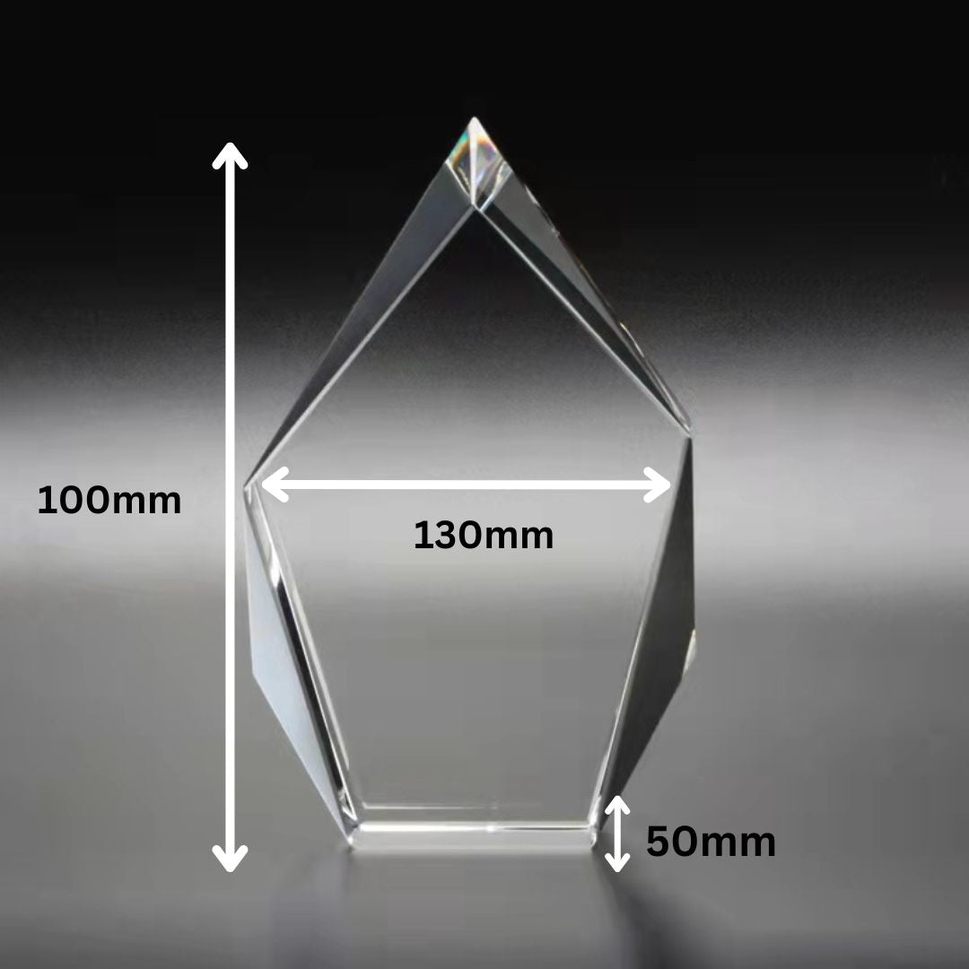 Personalisierter 2D/3D Kristall in Edelsteinform mit hochwertiger Lasergravur als unvergängliche Erinnerung